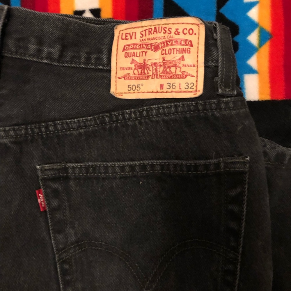 Black Levis 505 inseam 32